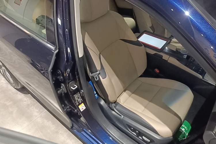 Used Lexus ES 2018 200 Excellence Edition China V Standard Right Front Seat