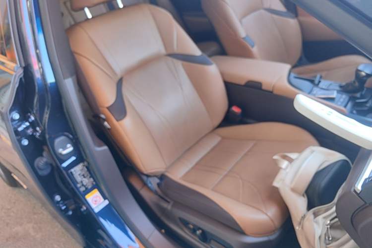 Used Lexus ES 2018 300h Premium Edition China VI Standard Right Front Seat