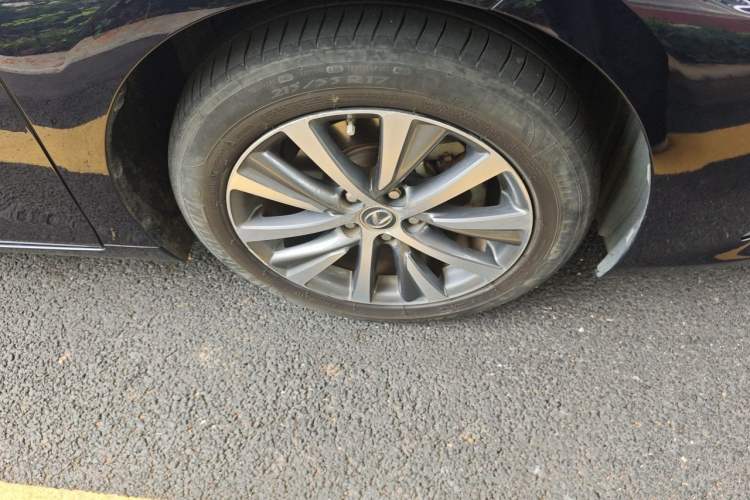 Used Lexus ES 2018 200 Excellence Edition China VI Standard Right Front Wheel Hub