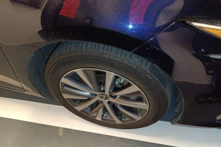 Used Lexus ES 2018 300h Premier Edition China VI Standard Right Front Wheel Hub