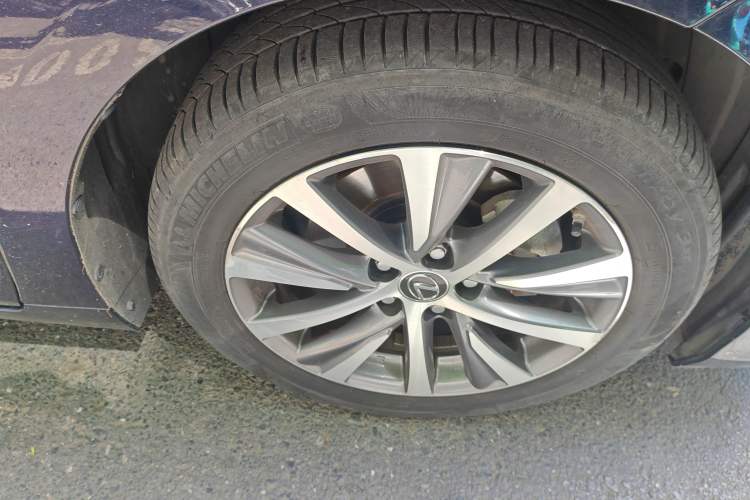 Used Lexus ES 2018 300h Premier Edition China V Standard Right Front Wheel Hub