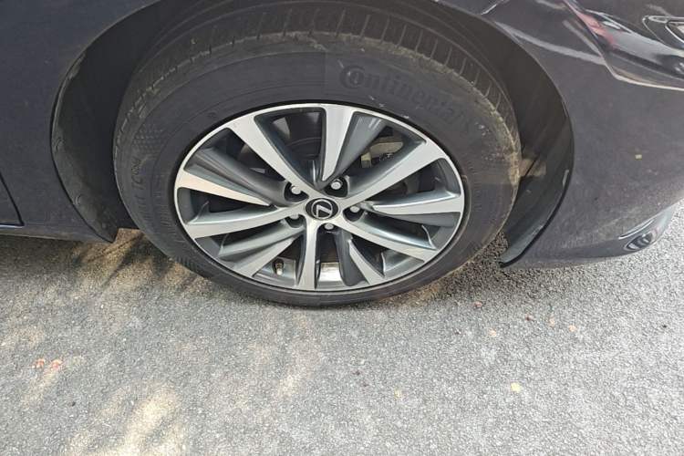 Used Lexus ES 2018 200 Excellence Edition China V Standard Right Front Wheel Hub