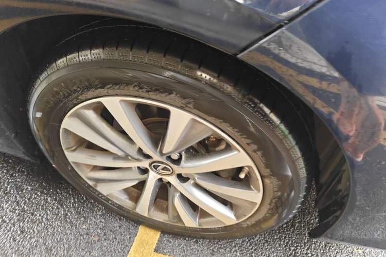 Used Lexus ES 2018 200 Excellence Edition China V Standard Right Front Wheel Hub