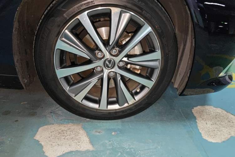 Used Lexus ES 2018 300h Premier Edition China V Standard Right Front Wheel Hub