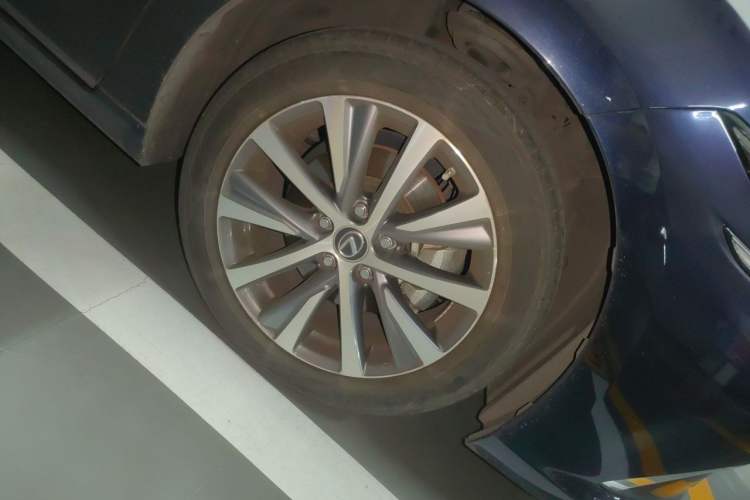 Used Lexus ES 2018 200 Excellence Edition China V Standard Right Front Wheel Hub