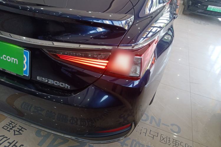 Used Lexus ES 2018 300h Premier Edition China VI Standard Right Rear Taillight