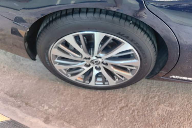 Used Lexus ES 2018 300h Premium Edition China VI Standard Right Rear Wheel Hub