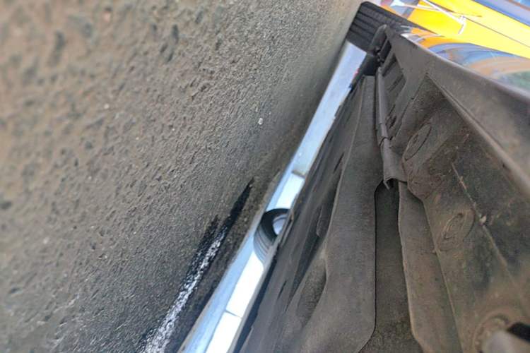 Used Lexus ES 2018 300h Premium Edition China VI Standard Right Side Sill