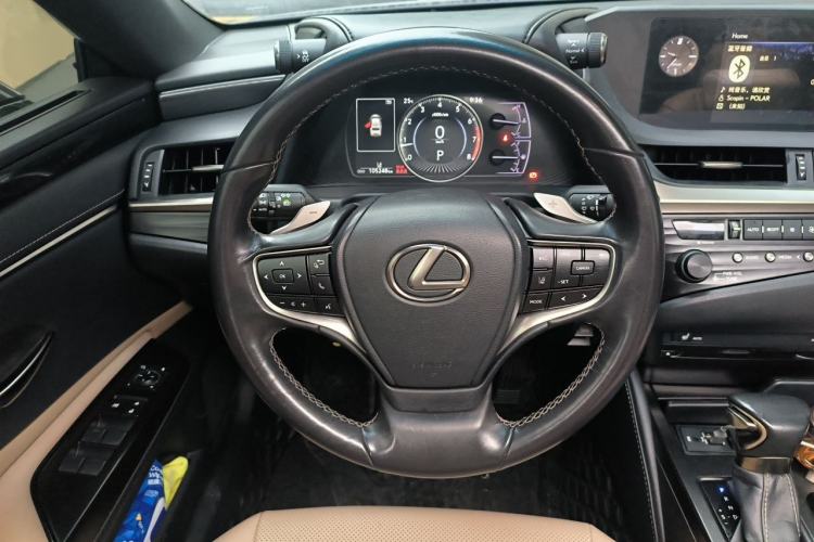Used Lexus ES 2018 200 Excellence Edition China VI Standard Steering Wheel