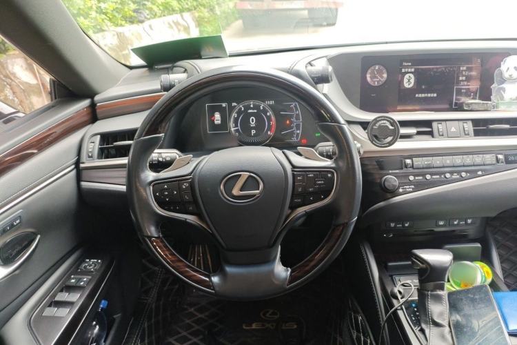 Used Lexus ES 2018 200 Luxury Edition China V Standard Steering Wheel