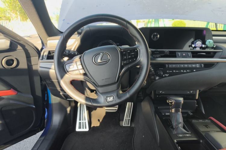 Used Lexus ES 2018 260 F SPORT China VI Steering Wheel