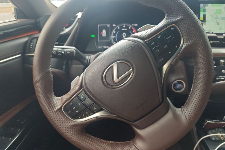 Used Lexus ES 2018 300h Premier Edition China VI Standard Steering Wheel
