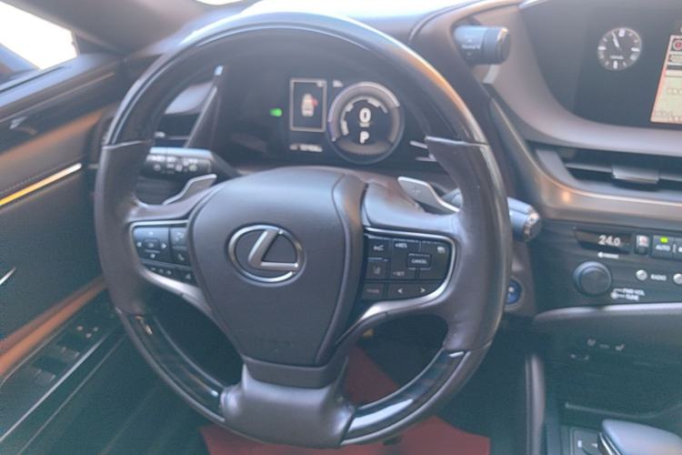 Used Lexus ES 2018 300h Premium Edition China VI Standard Steering Wheel