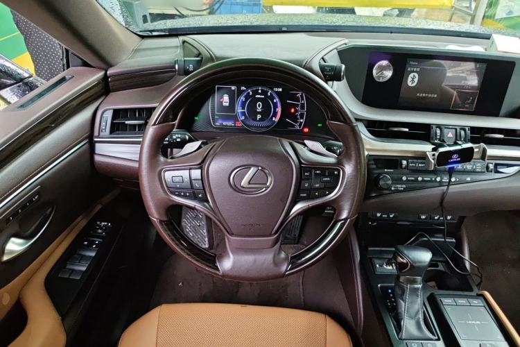 Used Lexus ES 2018 200 Luxury Edition China V Standard Steering Wheel