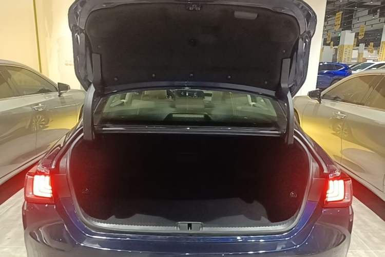 Used Lexus ES 2018 200 Excellence Edition China V Standard Trunk