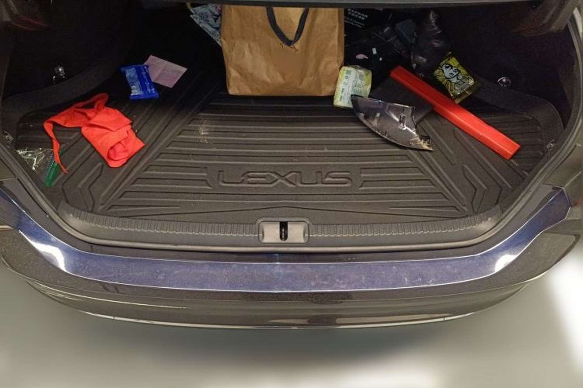 Used Lexus ES 2018 300h Premier Edition China VI Standard Trunk