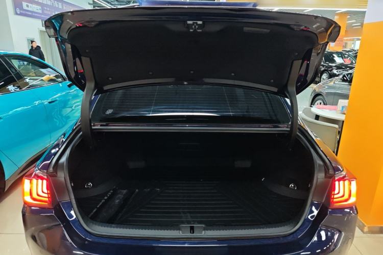 Used Lexus ES 2018 300h Premier Edition China VI Standard Trunk