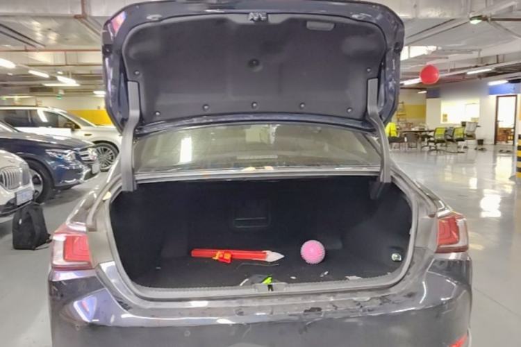 Used Lexus ES 2018 300h Premier Edition China VI Standard Trunk