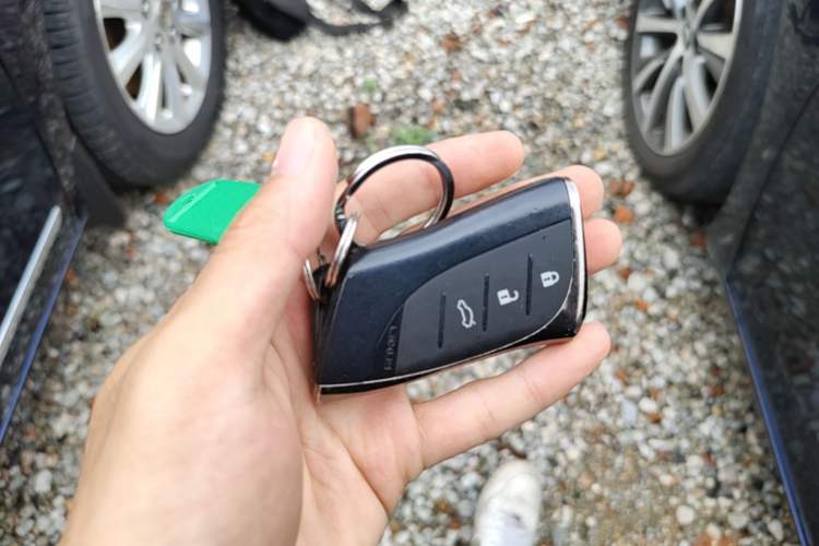 Used Lexus ES 2018 300h Premier Edition China V Standard Vehicle Key