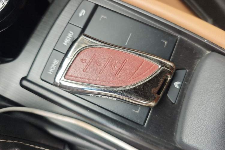 Used Lexus ES 2018 300h Premier Edition China VI Standard Vehicle Key