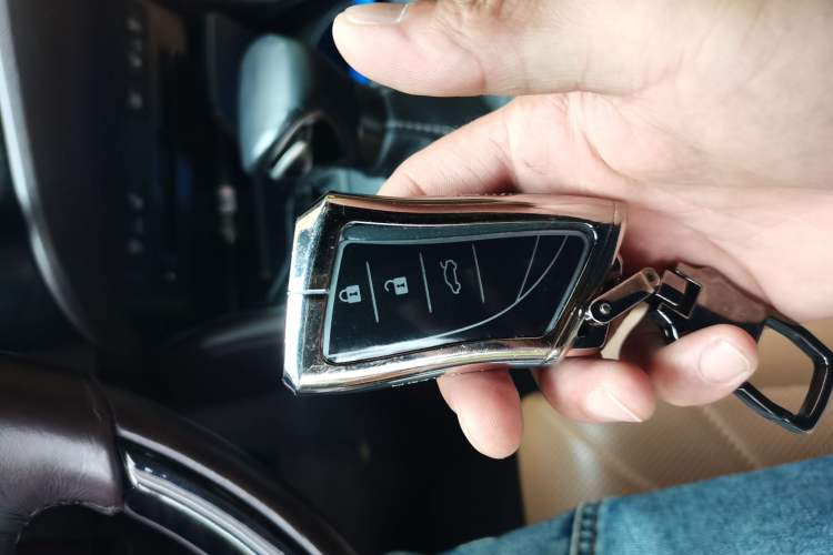 Used Lexus ES 2018 300h Premium Edition China VI Standard Vehicle Key