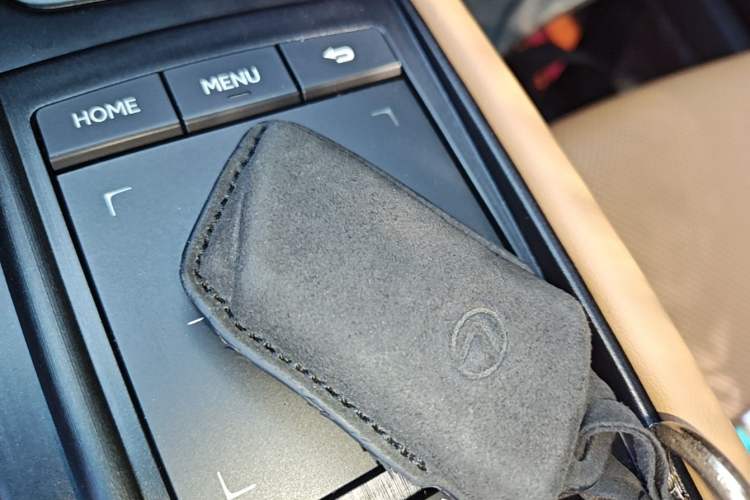 Used Lexus ES 2018 200 Excellence Edition China V Standard Vehicle Key