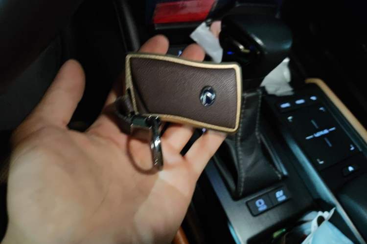 Used Lexus ES 2018 300h Premier Edition China V Standard Vehicle Key