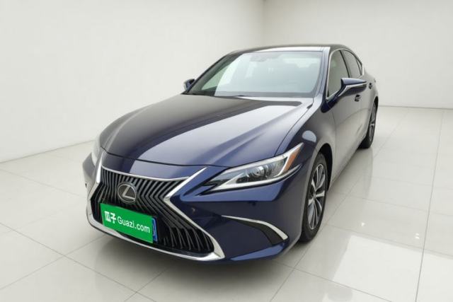 Ojetý Lexus ES 2018 200 Excellence Edition China VI Standard