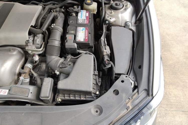 Used Lexus ES 2018 200 Excellence Edition China VI Standard Engine Bay Left
