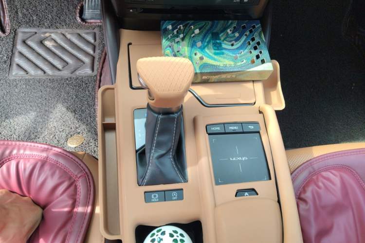 Used Lexus ES 2018 200 Excellence Edition China VI Standard Gear Lever