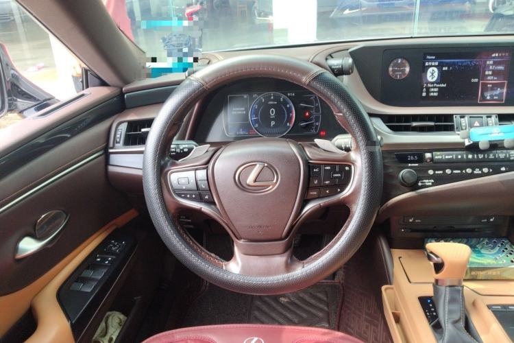 Used Lexus ES 2018 200 Excellence Edition China VI Standard Steering Wheel