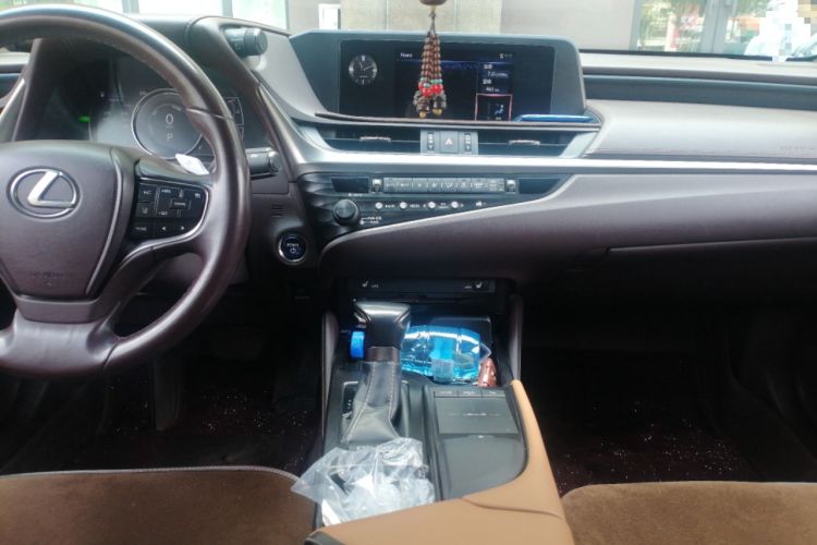 Used Lexus ES 2018 300h Premier Edition China VI Standard Audio And AC Panel