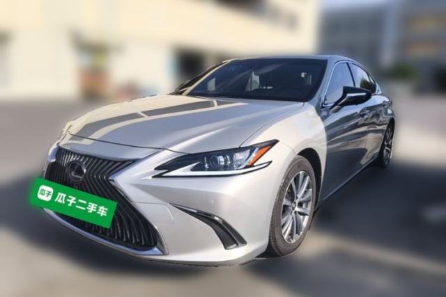 Used Lexus ES 2018 300h Premier Edition China VI Standard
