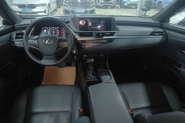 Used Lexus ES 2018 200 Excellence Edition China V Standard Center Console