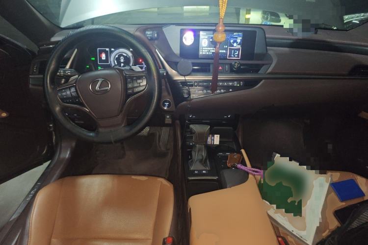 Used Lexus ES 2018 300h Premier Edition China V Standard Center Console
