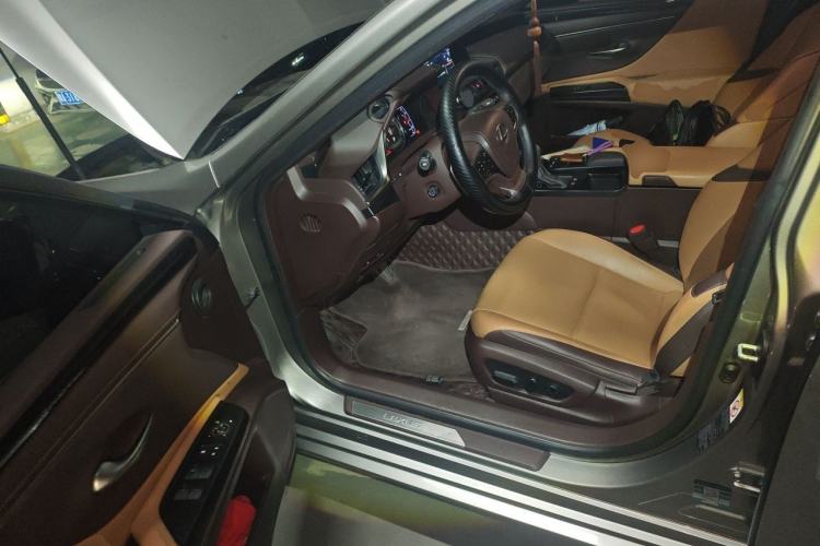 Used Lexus ES 2018 300h Premier Edition China V Standard Driver Seat