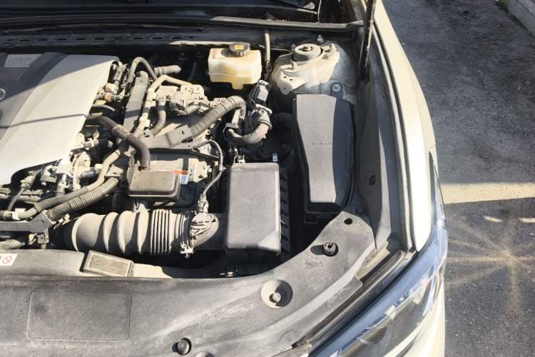 Used Lexus ES 2018 300h Premier Edition China VI Standard Engine Bay Left