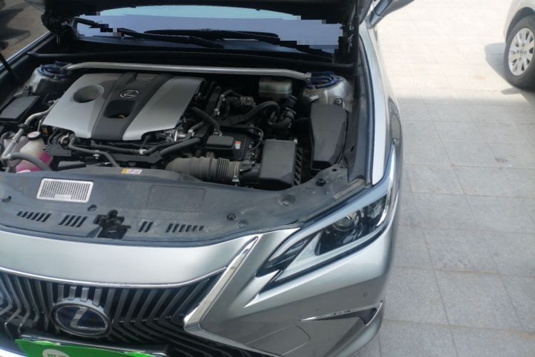 Used Lexus ES 2018 300h Premier Edition China VI Standard Engine Bay Left