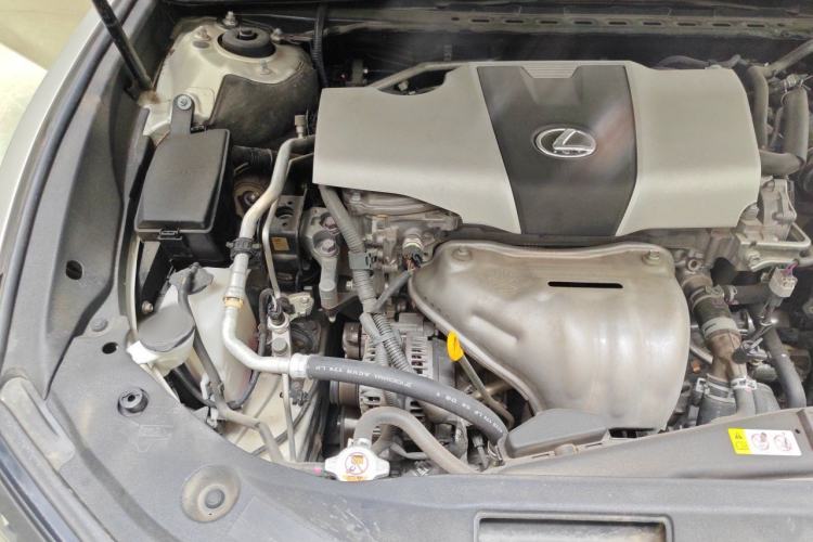 Used Lexus ES 2018 200 Excellence Edition China V Standard Engine Bay Right
