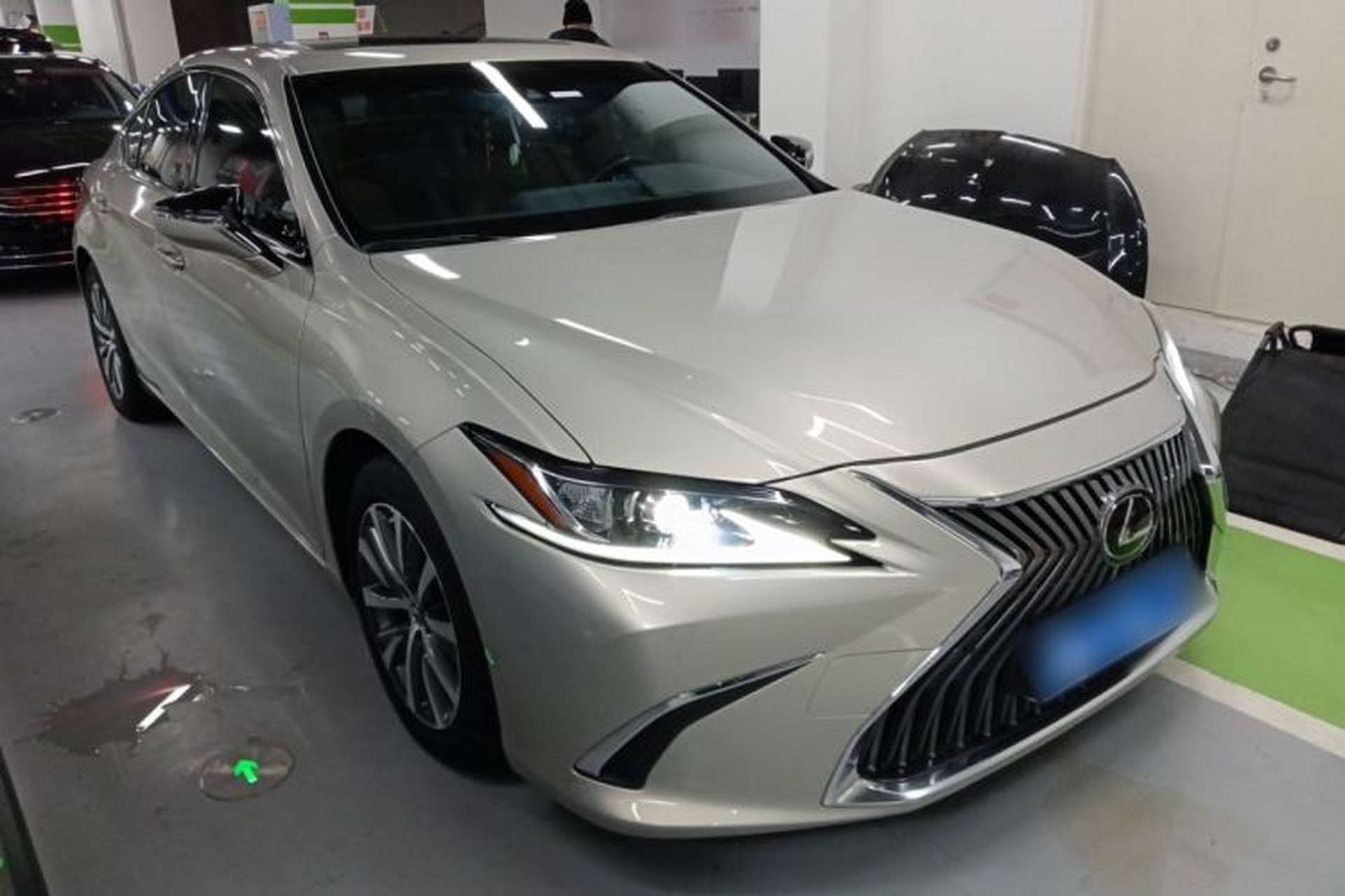 Used Lexus ES 2018 200 Excellence Edition China V Standard Exterior 1