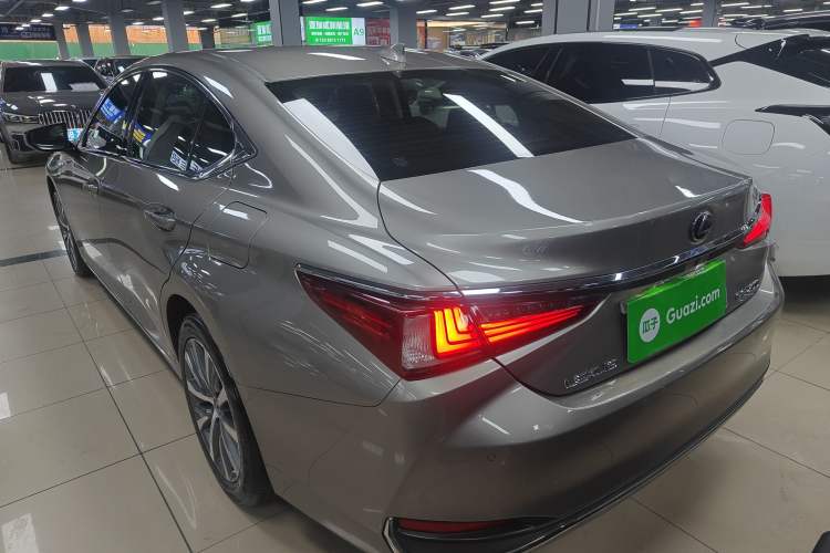 Used Lexus ES 2018 200 Excellence Edition China V Standard Exterior 2