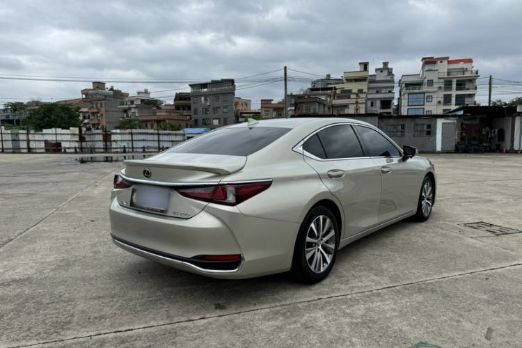 Used Lexus ES 2018 200 Excellence Edition China V Standard Exterior 2
