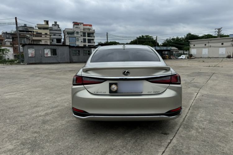 Used Lexus ES 2018 200 Excellence Edition China V Standard Exterior 3
