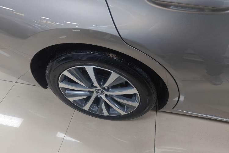 Used Lexus ES 2018 200 Excellence Edition China V Standard Exterior 5