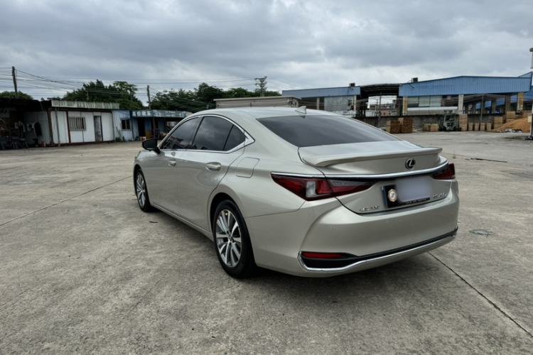 Used Lexus ES 2018 200 Excellence Edition China V Standard Exterior 5