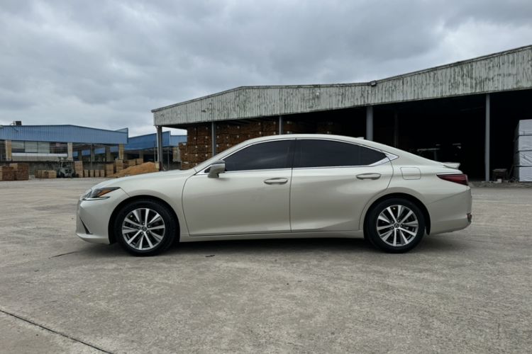 Used Lexus ES 2018 200 Excellence Edition China V Standard Exterior 6