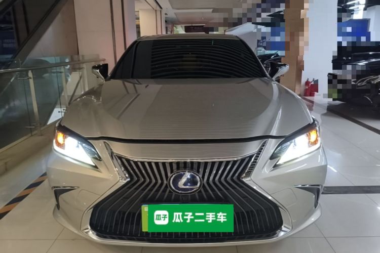 Used Lexus ES 2018 300h Premier Edition China V Standard Front