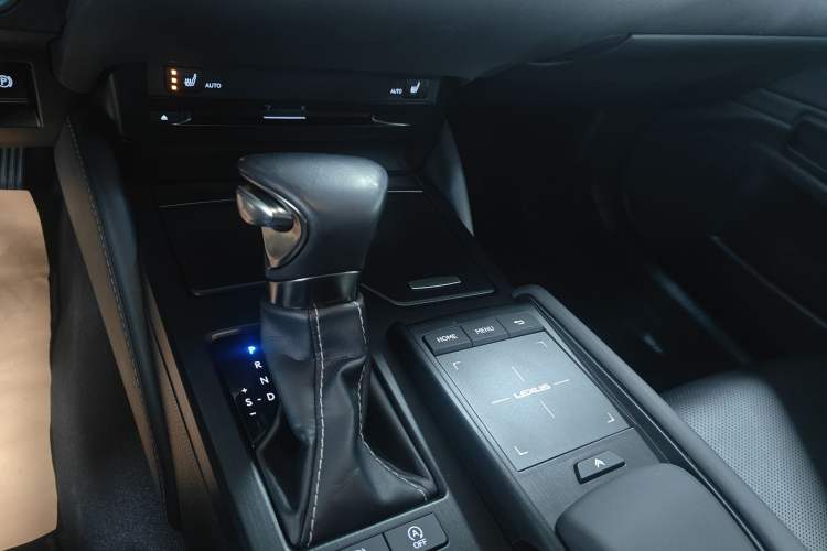 Used Lexus ES 2018 200 Excellence Edition China V Standard Gear Lever