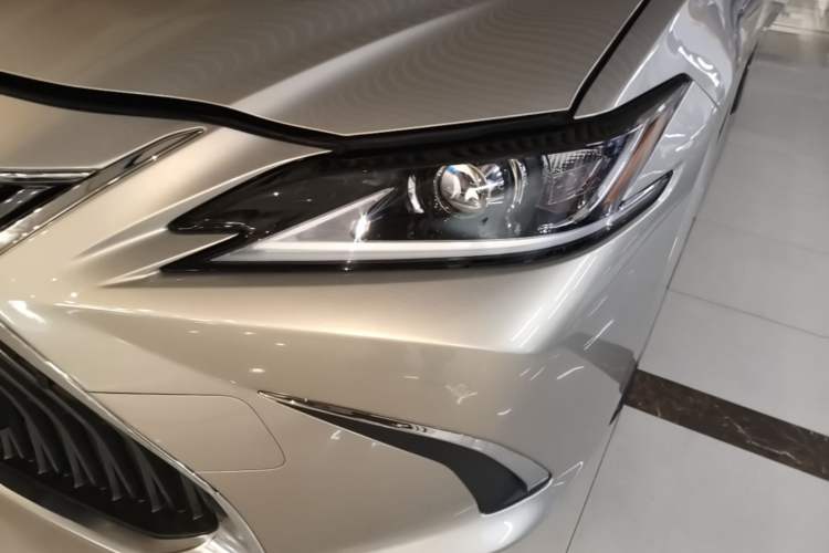 Used Lexus ES 2018 300h Premier Edition China V Standard Left Front Headlight