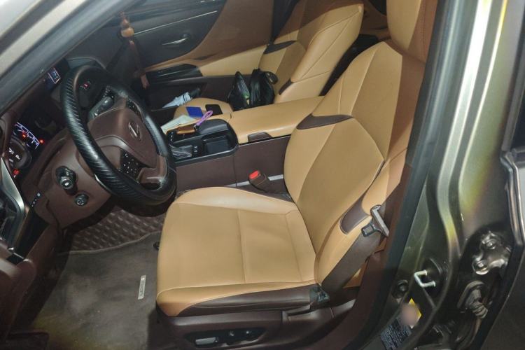 Used Lexus ES 2018 300h Premier Edition China V Standard Left Front Seat